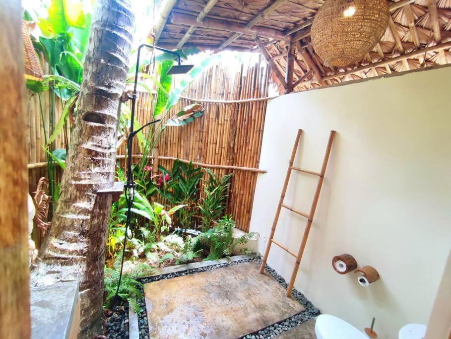The Bamboo Houses - Tropical Garden & Empty Beach General Luna  Buitenkant foto