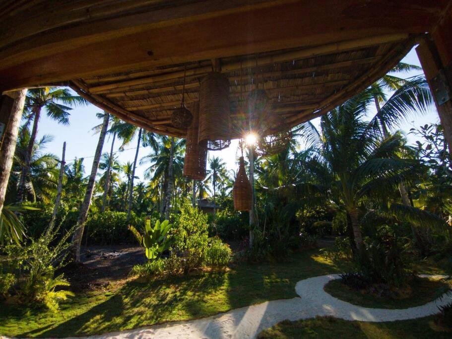 The Bamboo Houses - Tropical Garden & Empty Beach General Luna  Buitenkant foto