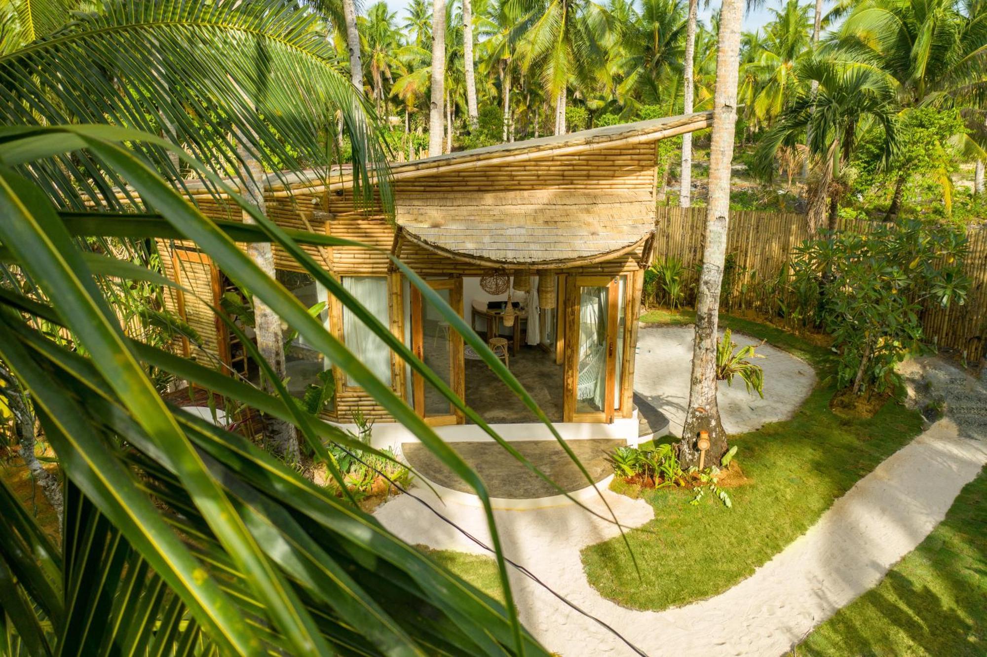 The Bamboo Houses - Tropical Garden & Empty Beach General Luna  Buitenkant foto