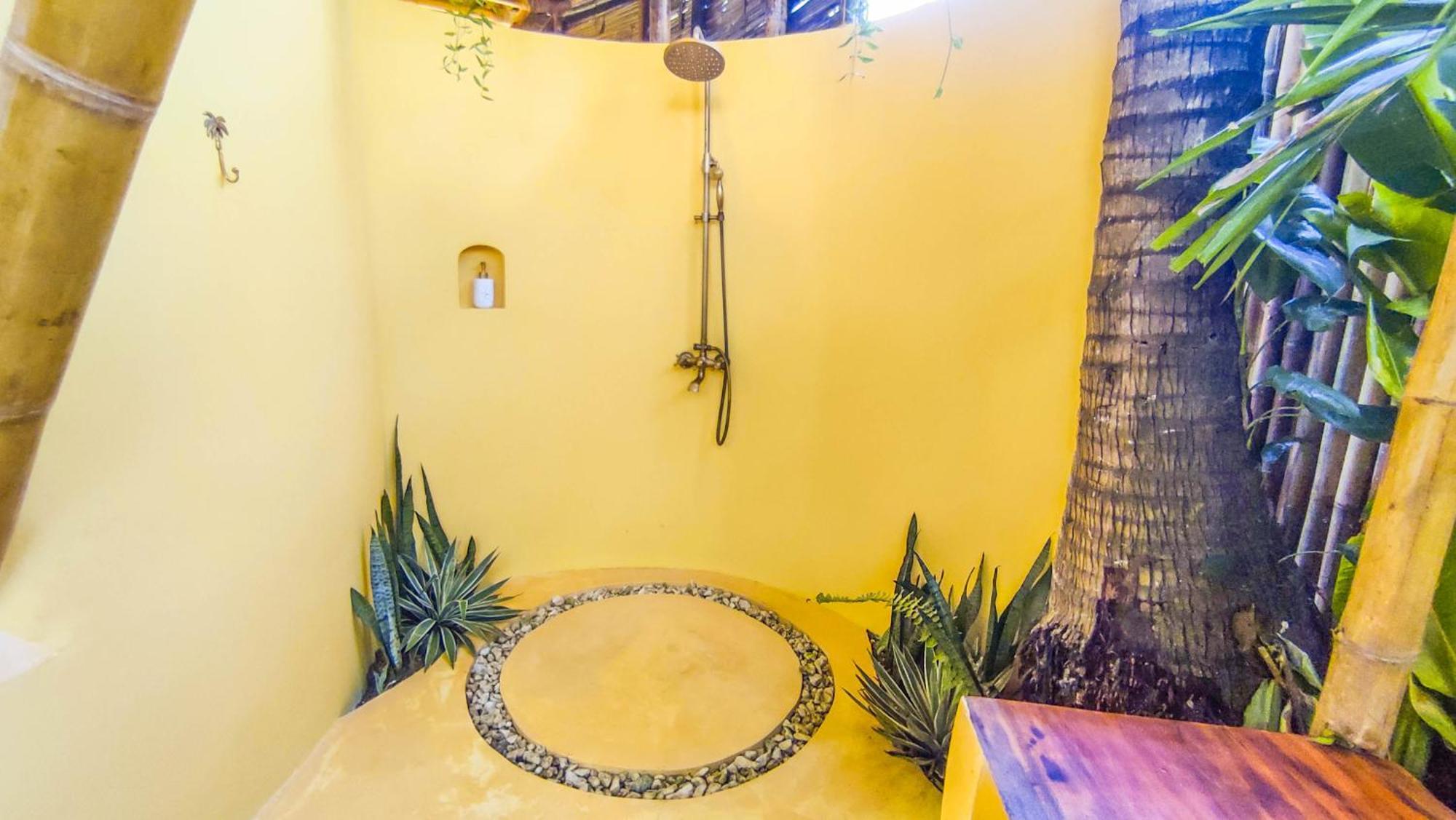 The Bamboo Houses - Tropical Garden & Empty Beach General Luna  Buitenkant foto