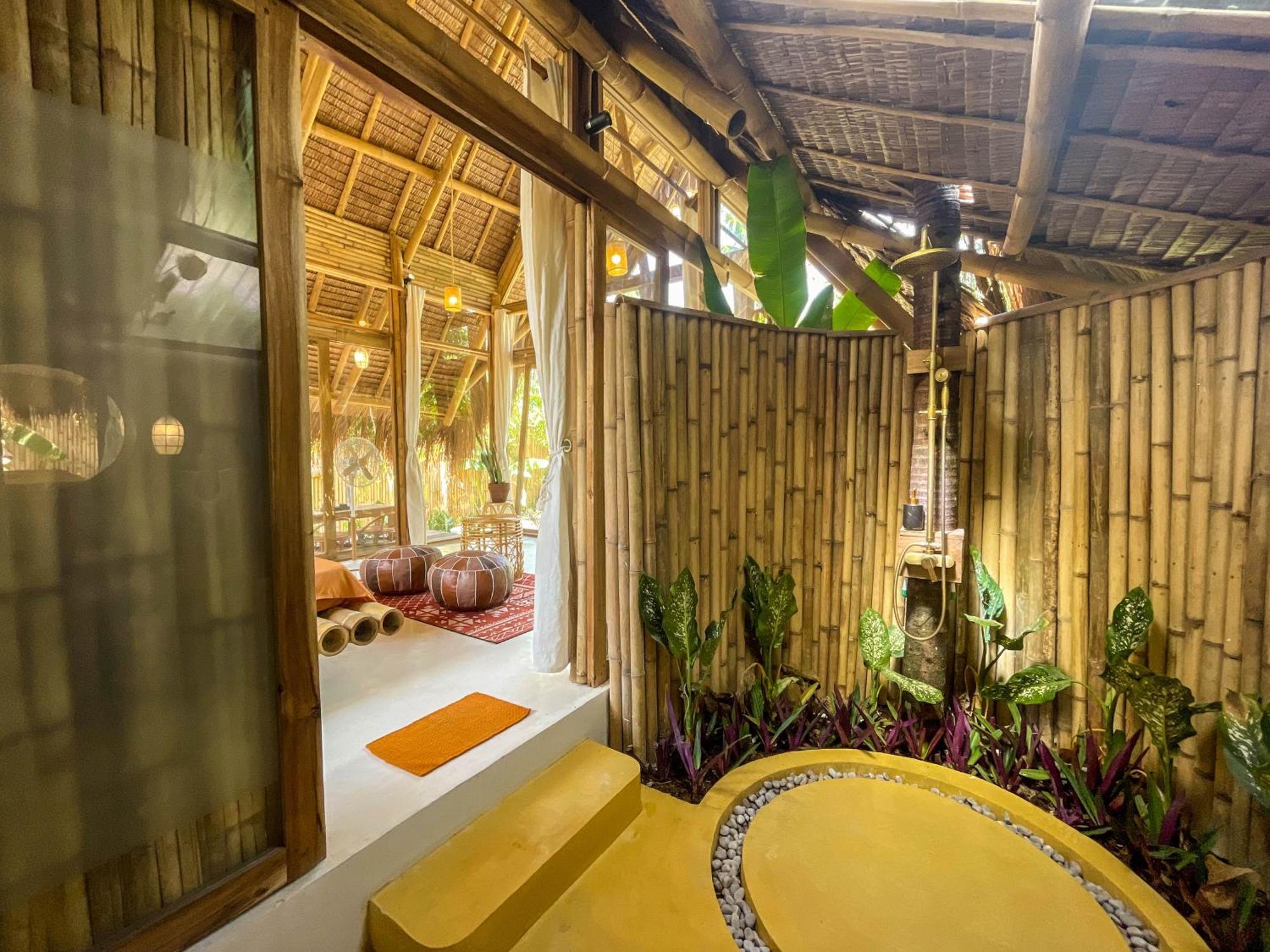 The Bamboo Houses - Tropical Garden & Empty Beach General Luna  Buitenkant foto