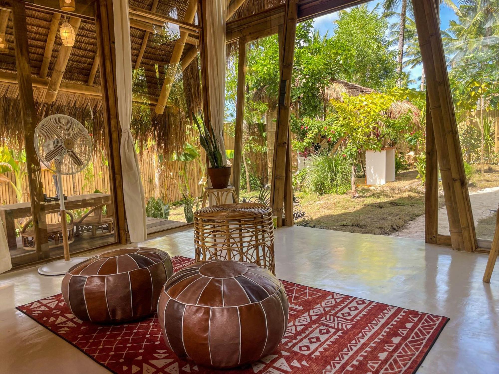 The Bamboo Houses - Tropical Garden & Empty Beach General Luna  Buitenkant foto